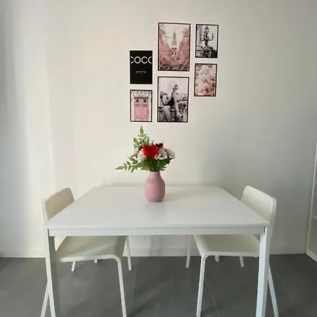 The Chic Apartment